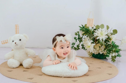 如皋四个月宝宝揉眼睛